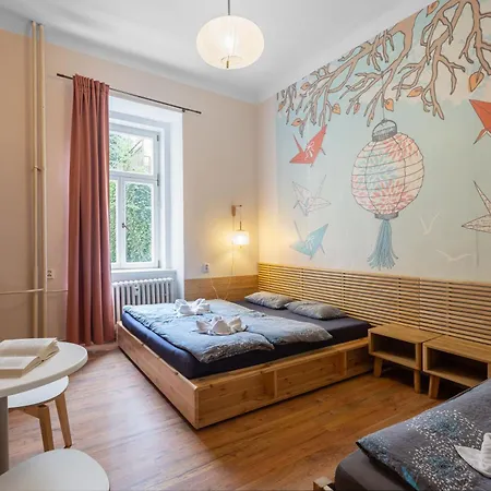 Hostel Elf Прага Экстерьер фото