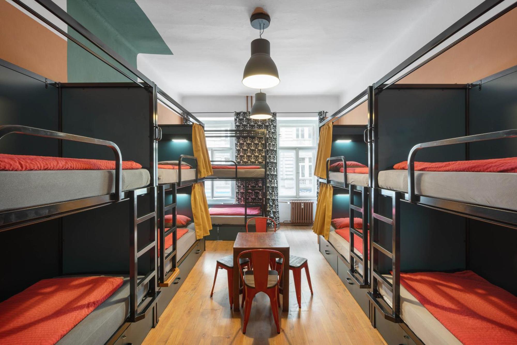 Elf Hostal