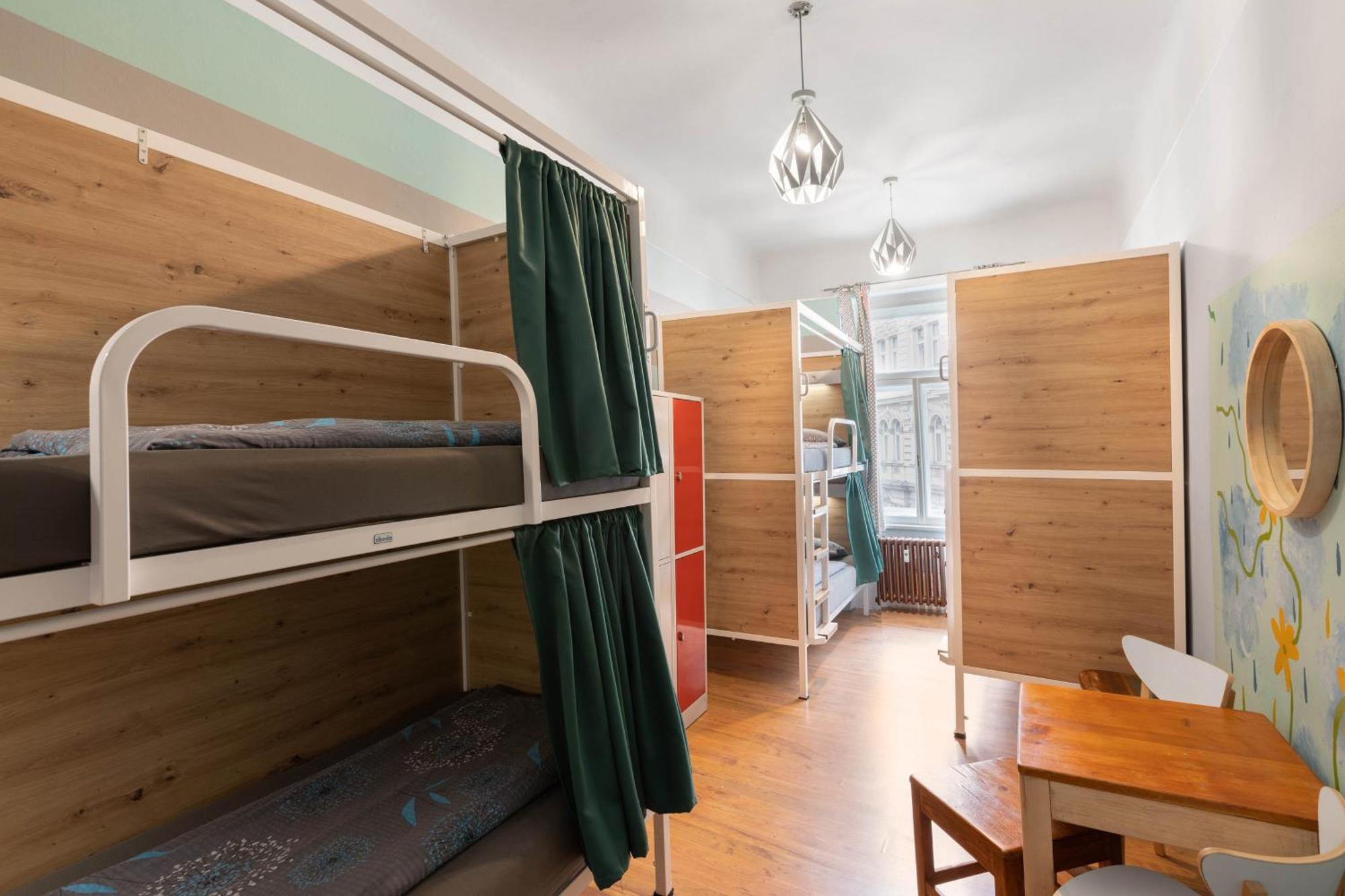 Elf Hostal *