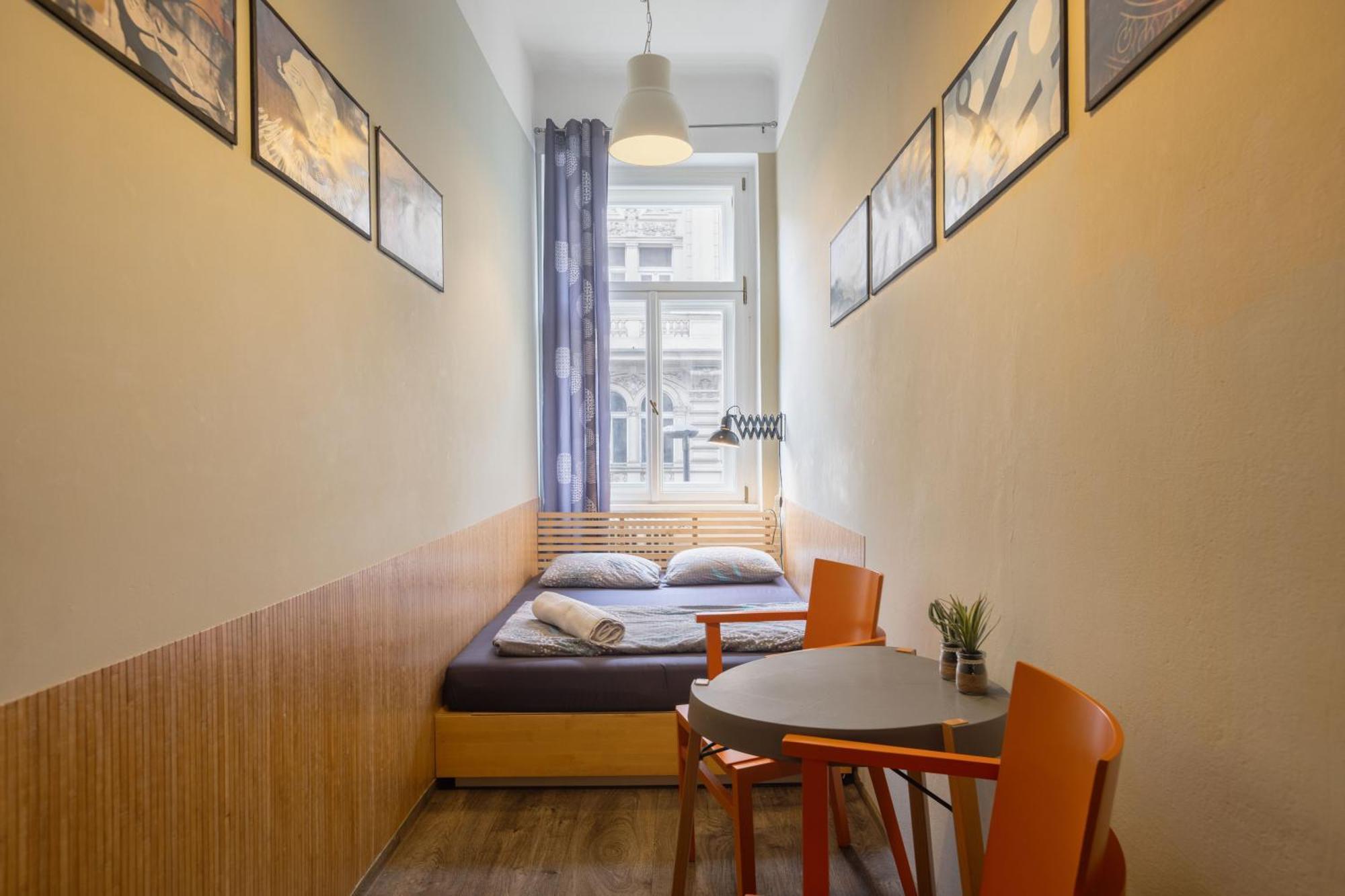 Elf Hostal