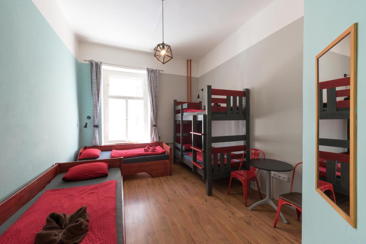 Elf Hostal